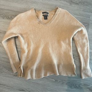 Tahari Extra Fine 100% Merino Wool Beige Knit Sweater - Size Large